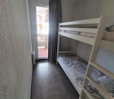 Greoux-les-Bains Apartment | Le Romarin - Climatisation piscine & parking privé