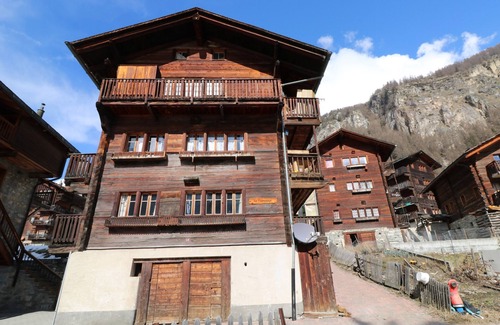 Evolene Apartment | le Tsenevirè