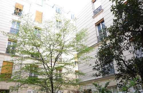 Quartier de l'Ecole-Militaire Apartment | Le Vaneau : Paris Best, Chic & Quaint Latin Quarter/Eiffel Tower
