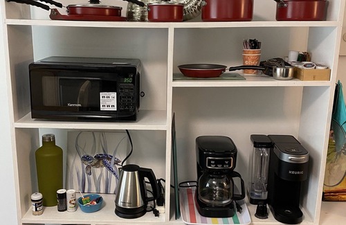 Narragansett House | Leaf Peeping Getaway! URI Visitors! Celebrate or Retreat in a Cozy, Coastal Area