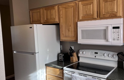 Fredonia House | Leaning Pine Cottage - Close to Zion, Bryce, and Lake Powell!