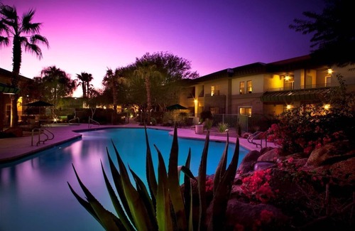 South Scottsdale Resort | Leave your worries at the door!