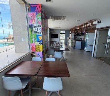 Leblon Apartment | Leblon - Flat 16 andar Vista do Mar, Piscina, Sauna, Academia e Garagem - True Rio