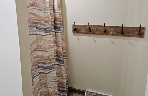 Bristolville Apartment | Ledgestone Farms-Charming Country Studio