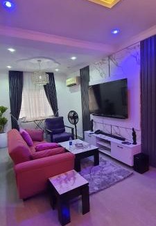 Lekki Phase 1 Apartment | Legend's Court by Daisy's Inn