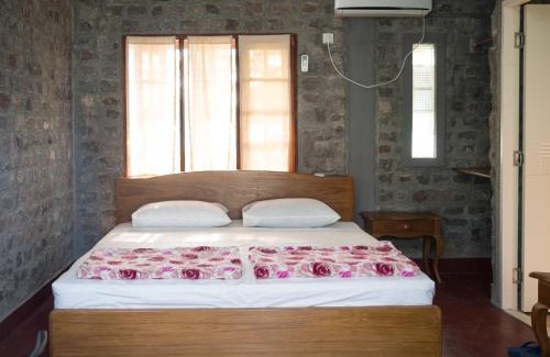 Yenangyaung Hotel | Lei Thar Gone Guest House