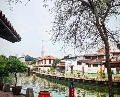 Bandar Melaka House | LEJU 21 樂居 Explore Malacca from a riverside house