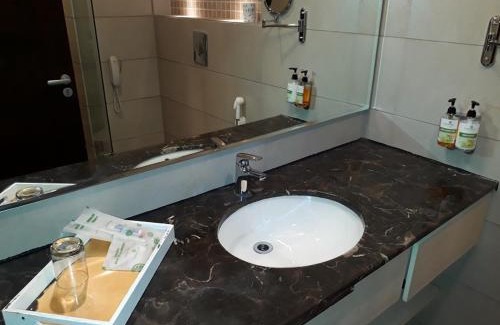 Candolim Hotel | Lemon Tree Hotel Candolim