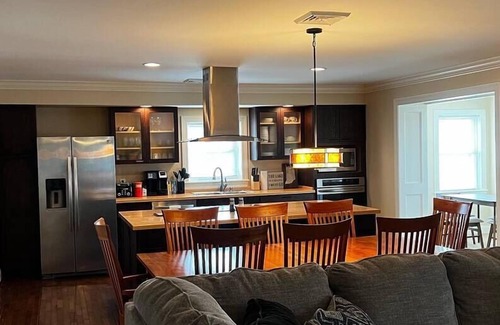 Unionville Cabin | LemonLife Luxury Lodge w/Lake View & Access, Boat Avail.
