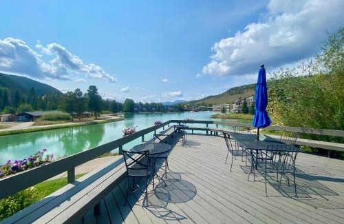 Lakeside Village House | Lenawee 1738 by SummitCove Lodging