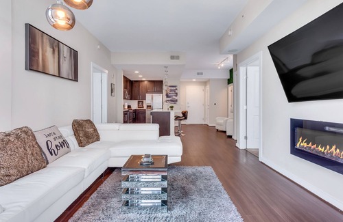 Lenox Apartment | Lenox Mall High Rise - City View & Unique Decor