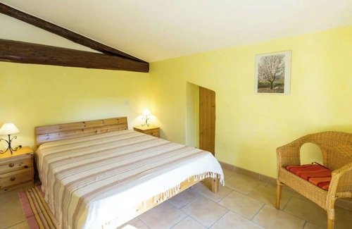 Charols Other | Les Amandiers - Quiet character farmhouse with swimming pool in wooded grounds