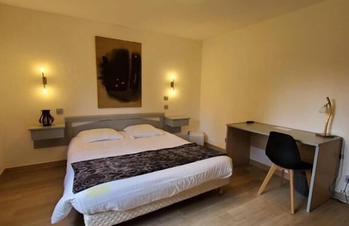 Aurec-sur-Loire Hotel | Les Cèdres Bleus