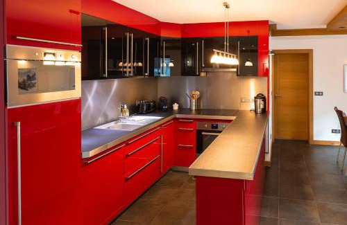 Les Houches Apartment | Les Ecureuils -Rénové 100m2 - 8per - Skis aux Pieds - Vue sur la Montagne