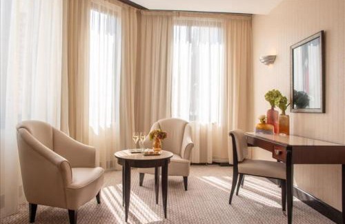Quartier Saint-Ambroise Hotel | Les Jardins Du Marais