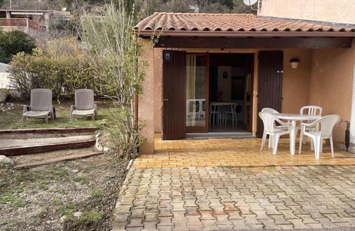 Saint-Martin-de-Bromes House | Les lavandes