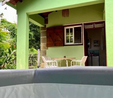 Capesterre-Belle-Eau House | Les Nids de Belle Eau bungalow avec jacuzzi