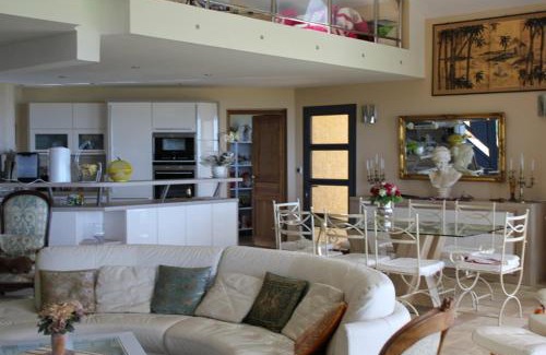 Petite-ÃŽle Bed & Breakfast | Les Nymphes De Bourbon