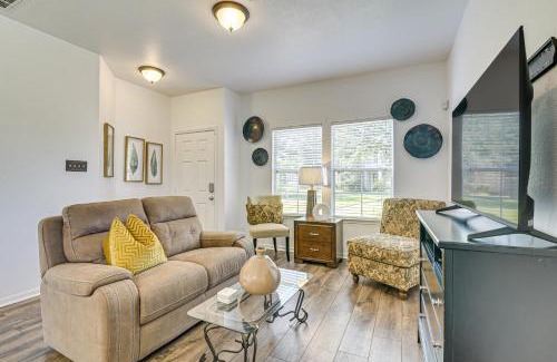Central Southwest House | Less Than 1 Block to Park Dog-Friendly Home in Houston!