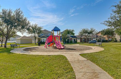 Central Southwest House | Less Than 1 Block to Park Dog-Friendly Home in Houston!