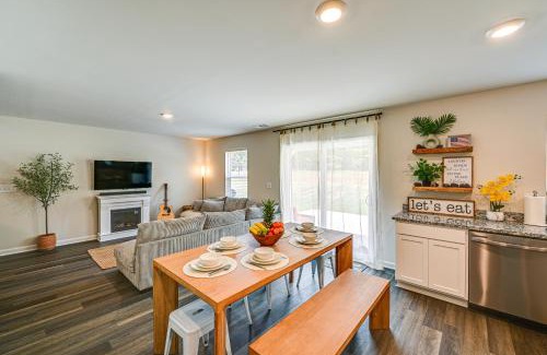 Anderson House | Less Than 1 Mi to Lake Hartwell! Home with Pet-Friendly Yard