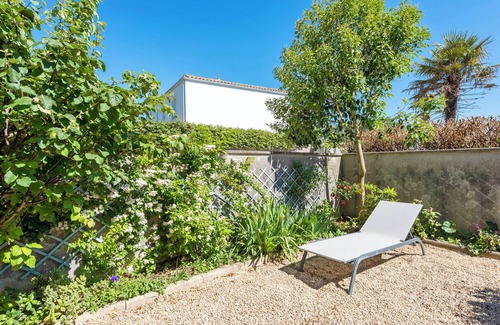 Aytre Apartment | Less than 100 m from the sea, near La Rochelle: pretty T2 with private garden