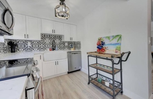 Harbor Village Villa | Less than a Mile to the beach! Walk to shops and beach! Villa pool house dream!