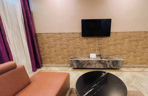 Noida Apartment | Let'stay- Sector 63A Noida
