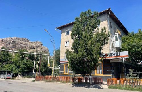 Osh Hotel | Level