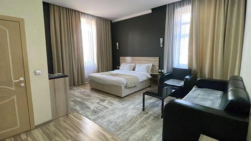 Osh Hotel | Level