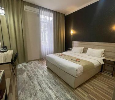 Osh Hotel | Level