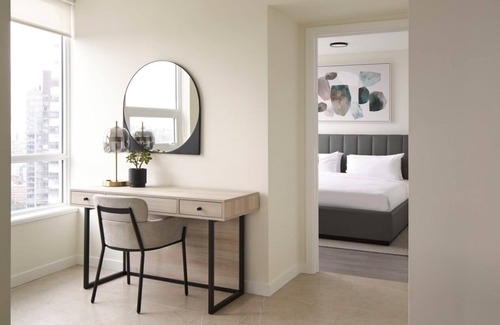 South Lake Union Hotel | Level Seattle- One Bedroom Suite plus Office