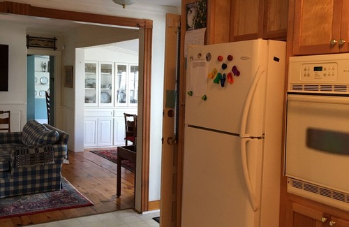 Walpole House | Lg/Charming Updated Farmhouse Historic Picturesque Walpole NH/VT Border sleeps 9