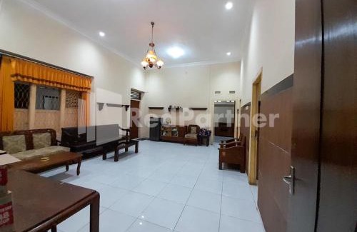 Tuban Sub-District Hotel | LH101 Guest House Syariah near Makam Sunan Bonang RedPartner