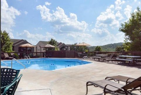 Indian Point House | Libby's Perch No Stairs Outdoor Pool