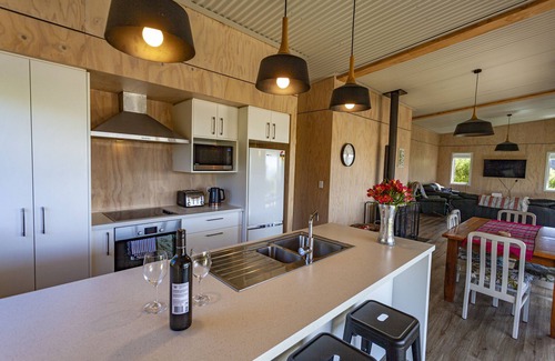 Tata Beach House | Ligar Bay Modern Bach - Sea View, Free Wi-Fi