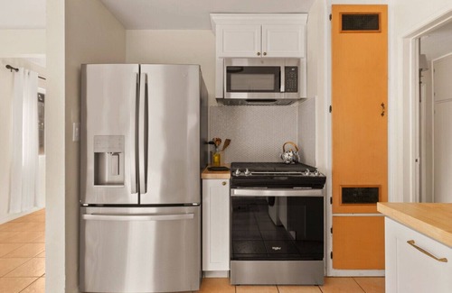 Stockton House | Light & Airy - Close to DT, Petco, & Little Italy!