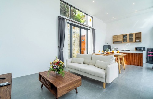 Batu Bolong Villa | Light Way Villa in Canggu