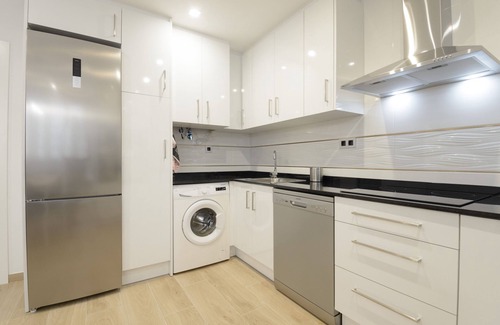 Plaza de Toros-Doctores-San Lazaro Apartment | Lightbooking Materno Granada