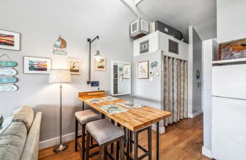 Cedar Key House | Lighthouse Collector
