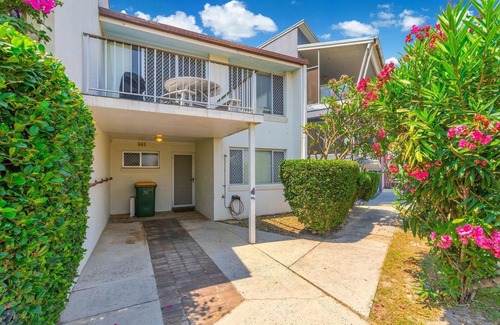 Yamba House | Lighthouse Unit 1, TOP NOTCH
