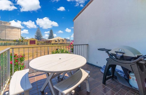 Yamba House | Lighthouse Unit 1, TOP NOTCH
