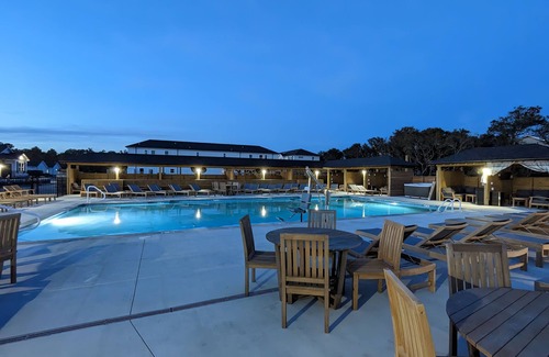Corolla Light Cottage | Lighthouse Views, Beach Parking Pass, No Cleaning Fees, & Pets Stay Free