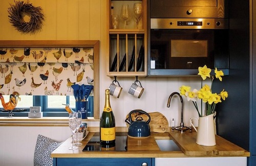 Bottesford Cabin | Lillie's Shepherd's Lodge Retreat & Wellness
