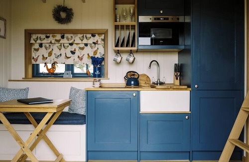 Bottesford Cabin | Lillie's Shepherd's Lodge Retreat & Wellness