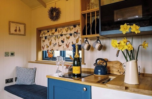 Bottesford Cabin | Lillie's Shepherd's Lodge Retreat & Wellness