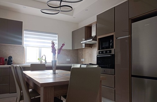 Marsalforn Apartment | Lilly's sea view apartment