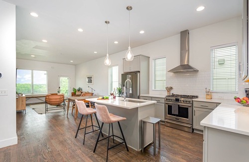 Talbot's Corner Cottage | Limbo - In Cumberland Heights - Mins to Germantown