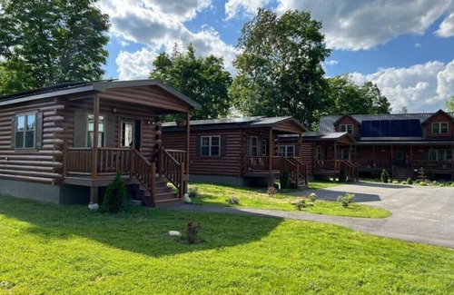 Lincoln Cabin | Lincoln Log Cabins- Momma Bear
