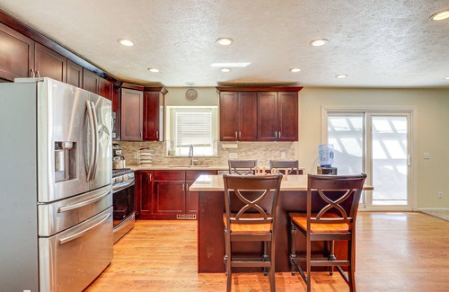 Lincoln House | Lincoln Vacation Rental ~ 2 Mi to Holmes Lake Park